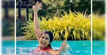 Shreya Ghoshal shares a throwback photo