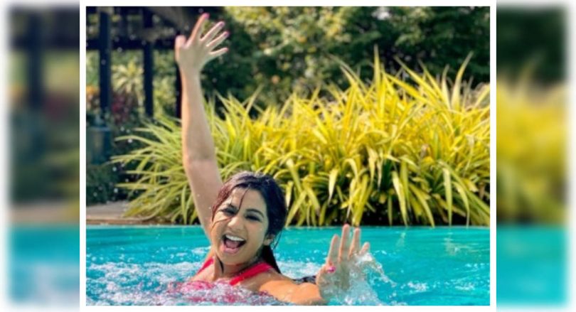 Shreya Ghoshal shares a throwback photo