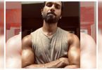 Shahid showed off his muscles in this photo