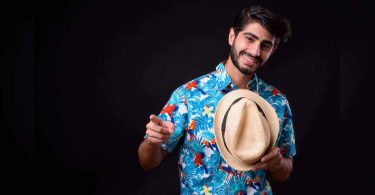 Men, your style game with flower molds!