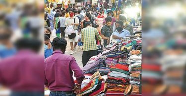 Vendors are permitted at the Sarojini market with a strange basis