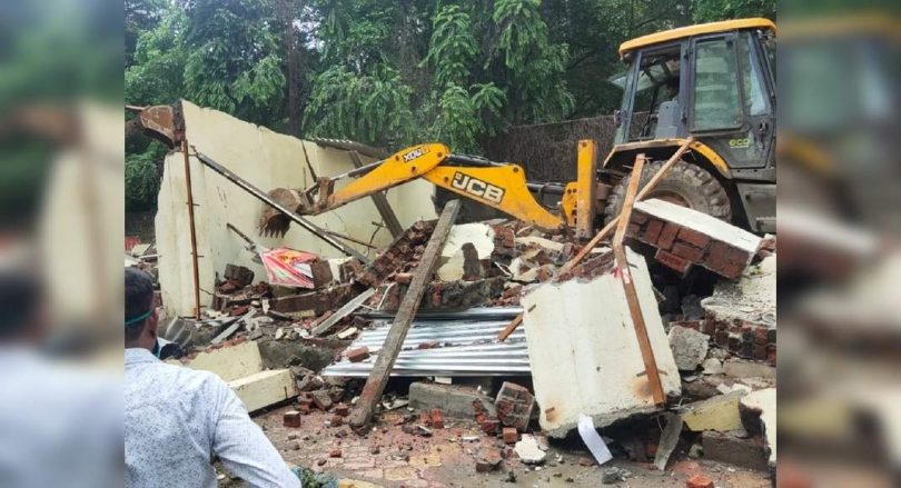 Thane: TMC cracks on 13 unauthorized construction
