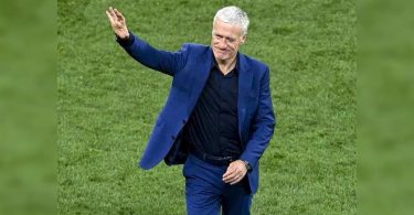 French football head 'doesn't think of a' deschamps' job under threat