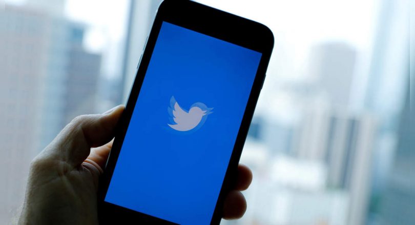 Twitter vs. status: several firs on giant social media