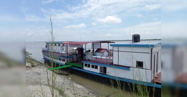 Boat Clinic Brings Health Care to the Brahmaputra Islands