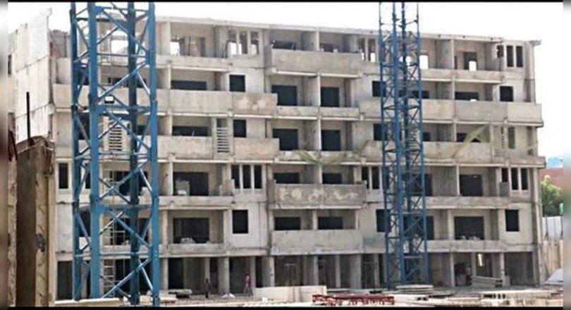 Three workers died after the elevator collapsed on the site DDA