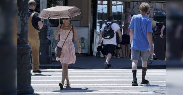More deaths are reported in strong western western heat waves