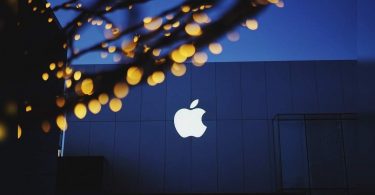 In-people 'important' jobs for employees, Apple senior executive said