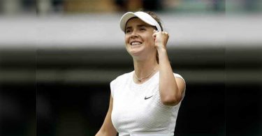 Svitolina Battles Passes Van Uyvanck in the Wimbledon Opener
