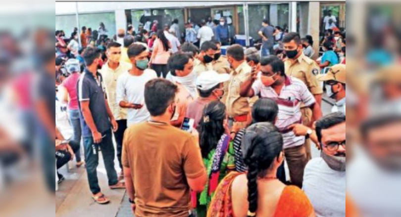 Jab scarcity: Only chaos & cops injected into scene in Ahd