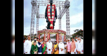 Telangana CM KCR Launches PV Narasimha Rao Statue