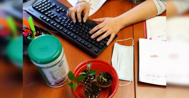 Workplaces in the future will work from home office hybrids