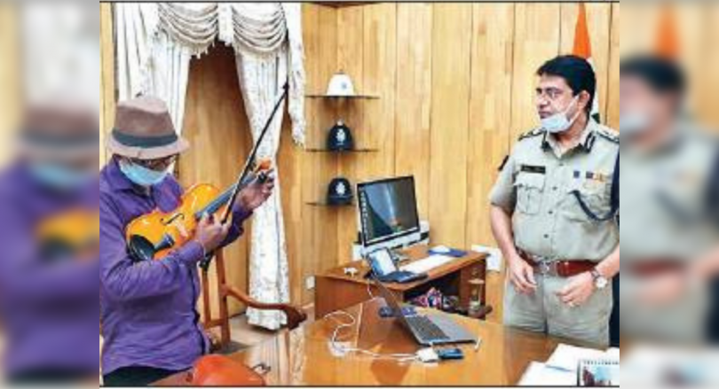 'Ajeeb dastan' from the extraordinary bhagwan and his violin