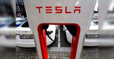 Tesla 'recalls' vehicles in China for online software update
