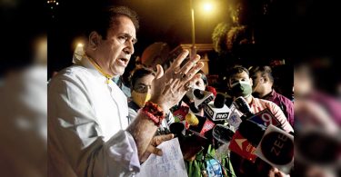 ED detains Anil Deshmukh’s 2 aides after search op