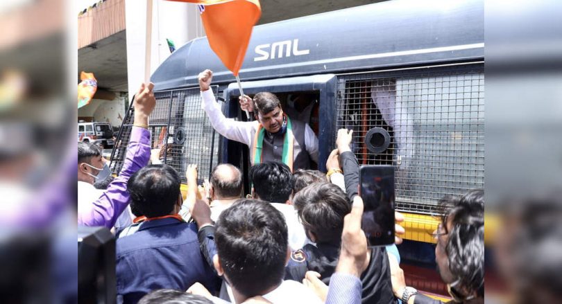 Quota in local bodies: Fadnavis detained during protest