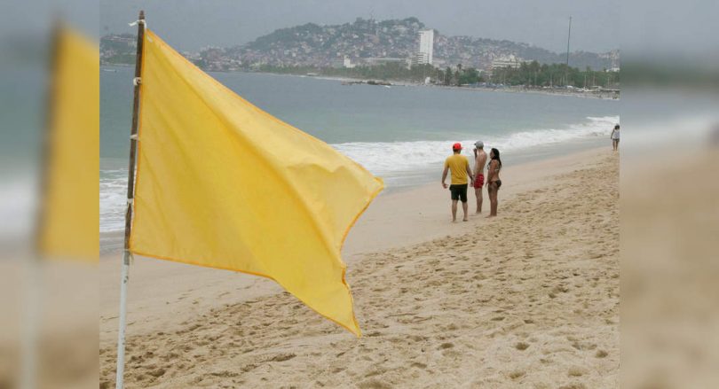 Hurricane Enrique aims for brush with Mexico's Pacific coast