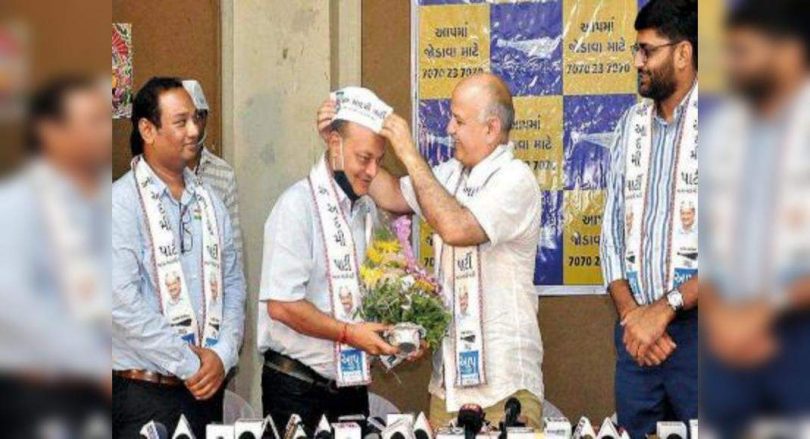 Surat’s leading businessman, educationist joins AAP