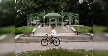 Covid-19 curbs reimposed in Moscow as Asia-Pacific outbreaks flare