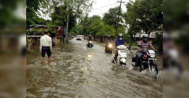 Some areas remain flooded in patna water