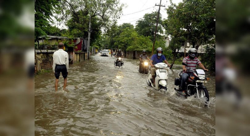 Some areas remain flooded in patna water