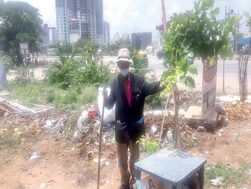 80-year-old fabric picker creates a green patch in B'luru