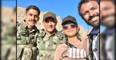 Aamir-kiran pose happily with the chait dragon