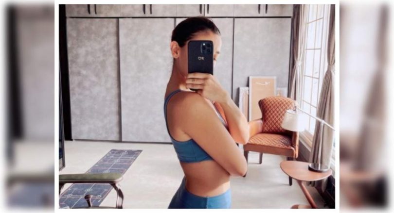 Pic: Romantic Gesture Alia for Beau Ranbir