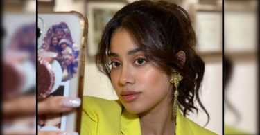 Pic: How JasaHvi makes Mom Sridevev late near