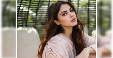 Does Rhea look for international roles?