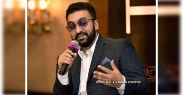 Tight against Bribery: Raj in the old video