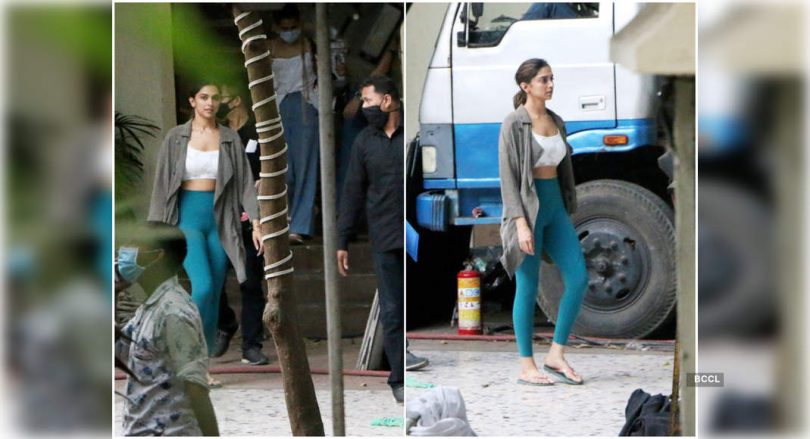Deepika was seen in the Shakun Batra movie set