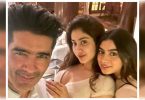 Selfie Malhotra Manish with JasaHvi-Khushi