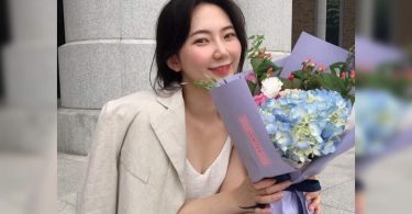 Kwon Mina in the hospital after a suicide attempt