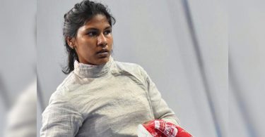 Start confident to Fencer Bhavani, win 15-3 against Azizi
