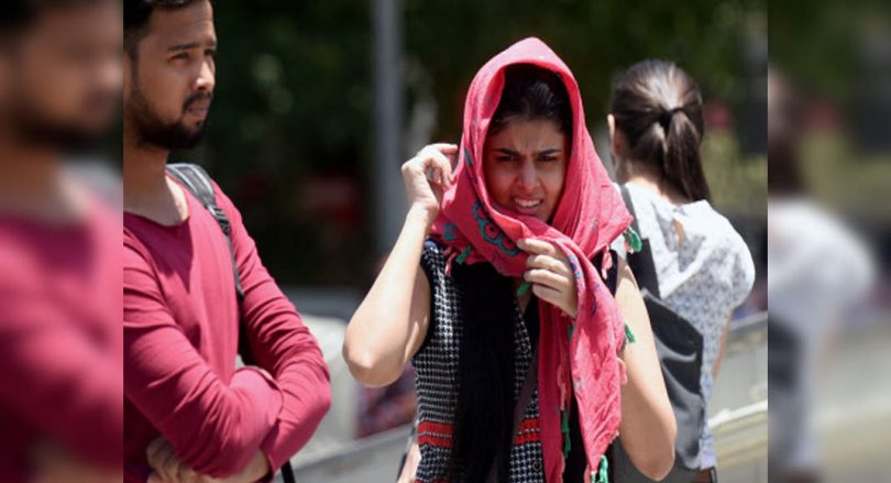 Delhi sweats with a maximum temperature at 37.3 ° C