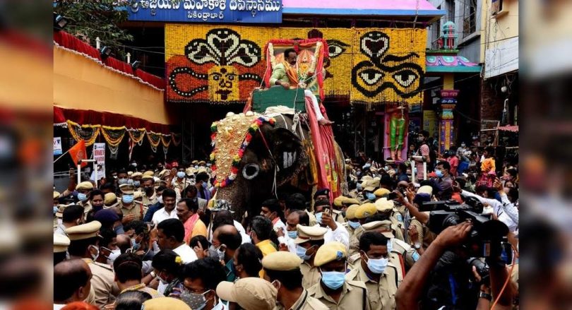K'taka jumbo takes part in the bonalu procession