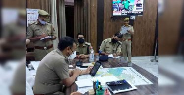 In the first, the police launched the complaints of video calls in Prayagraj