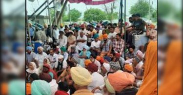 Farmers in protest Ropar against the leader of the Navjot Sidhu congress, Chararjit Singh Channi