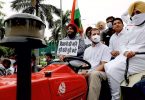 Rahul Gandhi drove a tractor to Parliament, looking for scrapping from agricultural law