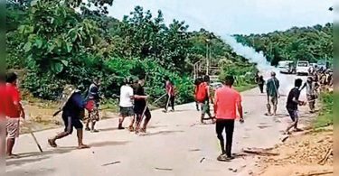 Six Police Assam was killed, 70 injured in border clashes with Mizoram