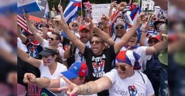 Hundreds of rally in Washington against the Cuban government