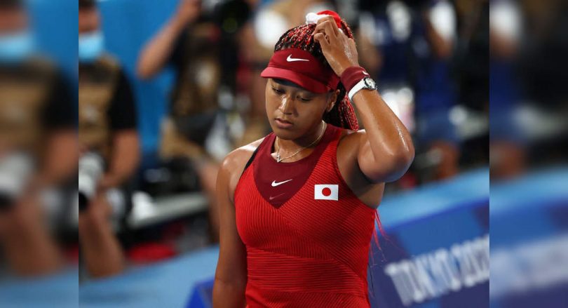 Tokyo 2020: Osaka crashes after a full display