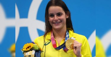 Kaylee Mckeown won gold in a 100m lady's back style