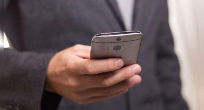 B'lurean got a 16 covid message on his phone