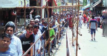 Worshipers at Kanpur Remies Shiva to offer prayers on Monday's first shawan