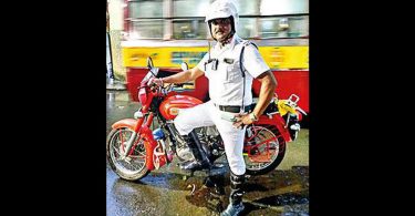 Kolkata COP NABS bicycle thief after 8 minutes of chasing