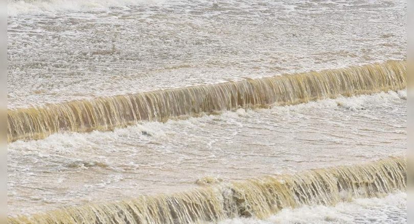 BEED DAM SIBER Razed in the middle of the opposition