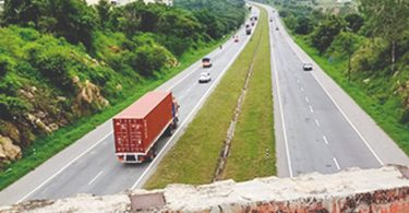 B'luru: The woman throws the son of the bridge, jumps to death