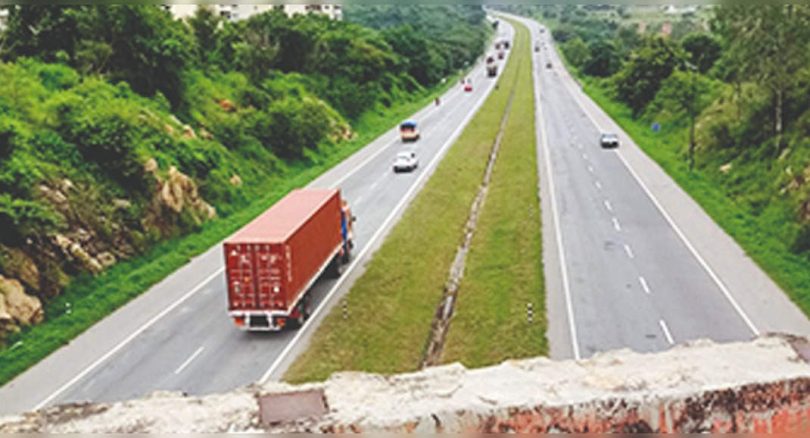 B'luru: The woman throws the son of the bridge, jumps to death